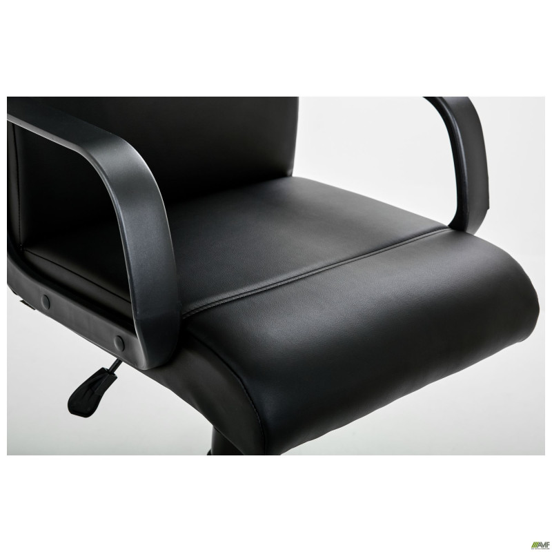 Крісло Фаворит Пластик на механізмі качання Кожзам чорний (A032082)