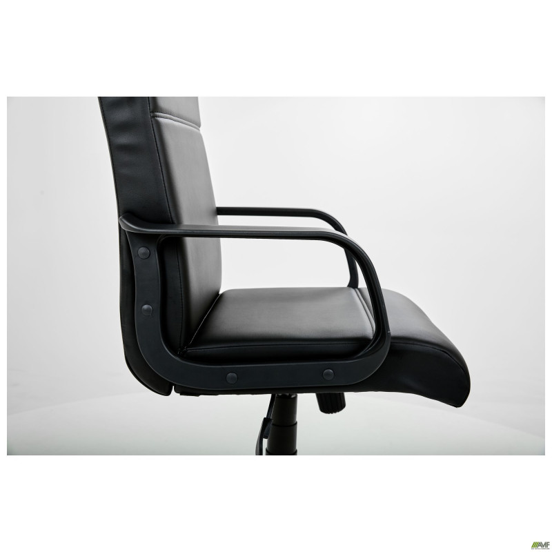 Крісло Фаворит Пластик на механізмі качання Кожзам чорний (A032082)