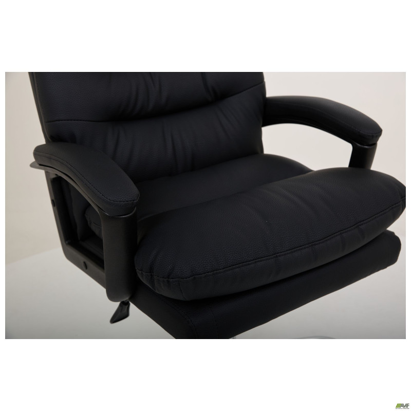 Кресло руководителя Armani кожзам черный (A555341)