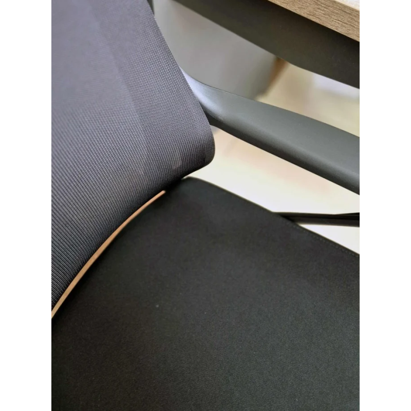 Кресло компьютерное CASPER Черное / Черный каркас (20165-01)